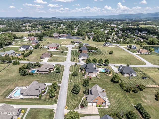 201 West Hawthorne Court, Greeneville, TN 37745