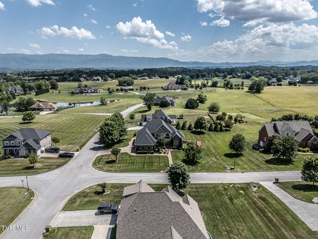 201 West Hawthorne Court, Greeneville, TN 37745