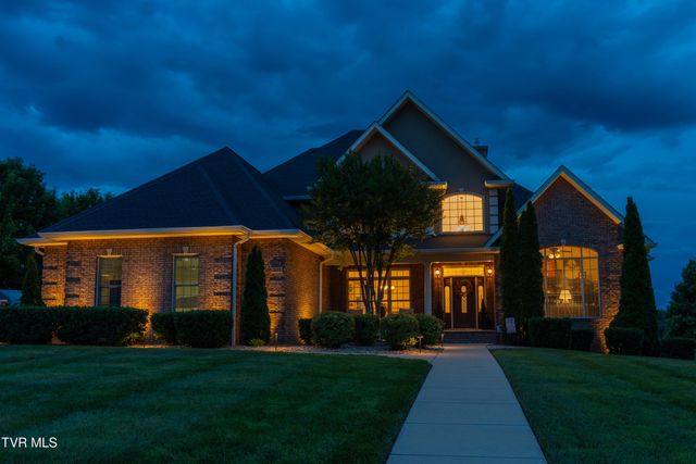 201 West Hawthorne Court, Greeneville, TN 37745
