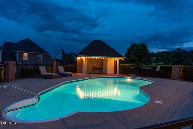 201 West Hawthorne Court, Greeneville, TN 37745