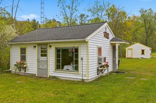 1196 Lakeview Drive, Napoleon Twp, MI 49230