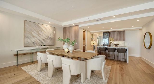 415 L AMBIANCE DRIVE C204, Longboat Key, FL 34228