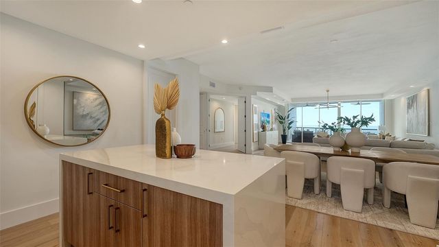 415 L AMBIANCE DRIVE C204, Longboat Key, FL 34228