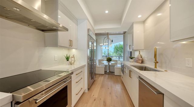 415 L AMBIANCE DRIVE C204, Longboat Key, FL 34228