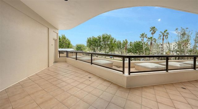 415 L AMBIANCE DRIVE C204, Longboat Key, FL 34228