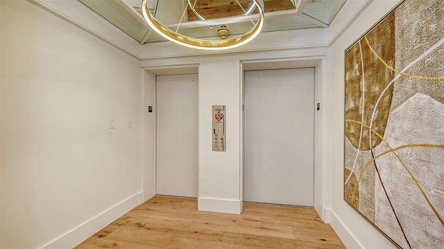 415 L AMBIANCE DRIVE C204, Longboat Key, FL 34228