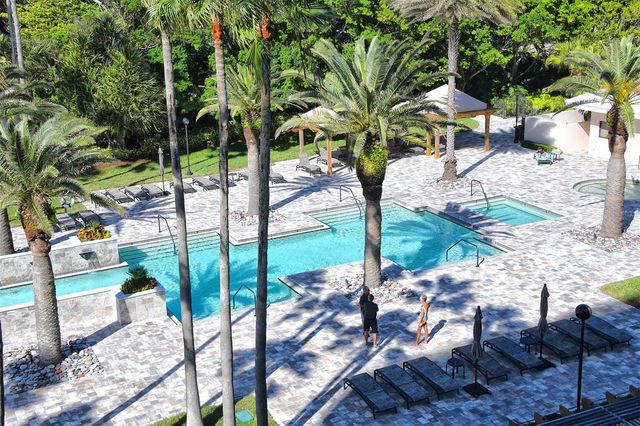 415 L AMBIANCE DRIVE C204, Longboat Key, FL 34228