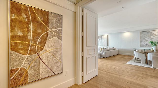 415 L AMBIANCE DRIVE C204, Longboat Key, FL 34228