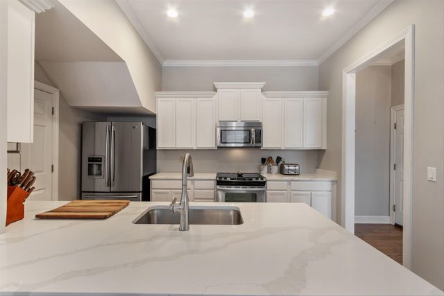 948 RIVER BREEZE DR, Memphis, TN 38103