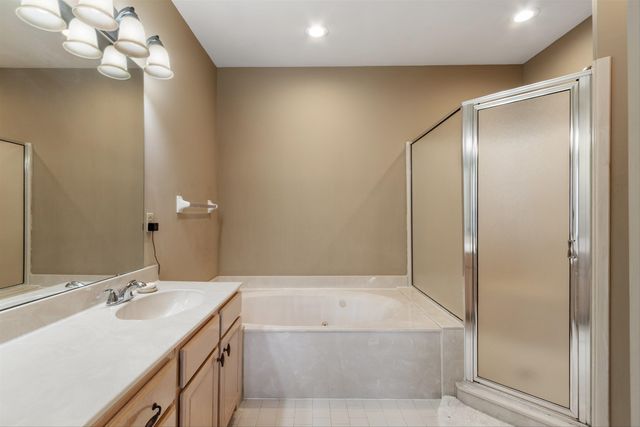 948 RIVER BREEZE DR, Memphis, TN 38103