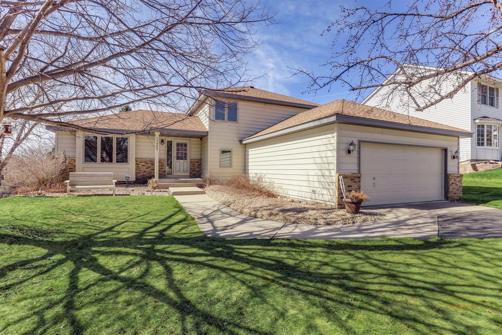 13908 York Avenue S, Burnsville, MN 55337