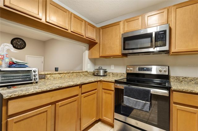 37678 AARALYN ROAD 57, Zephyrhills, FL 33542