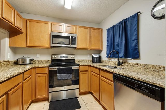37678 AARALYN ROAD 57, Zephyrhills, FL 33542