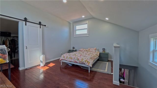 819 Fairfield Avenue, Columbiana, OH 44408