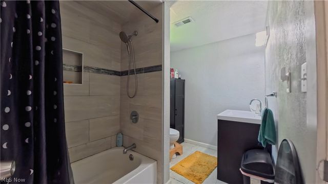 819 Fairfield Avenue, Columbiana, OH 44408