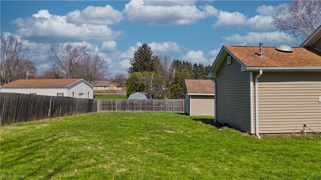 819 Fairfield Avenue, Columbiana, OH 44408