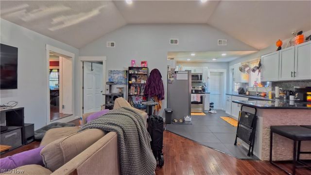 819 Fairfield Avenue, Columbiana, OH 44408