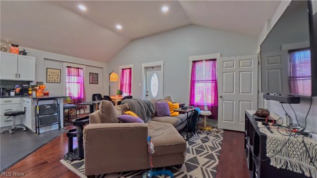 819 Fairfield Avenue, Columbiana, OH 44408