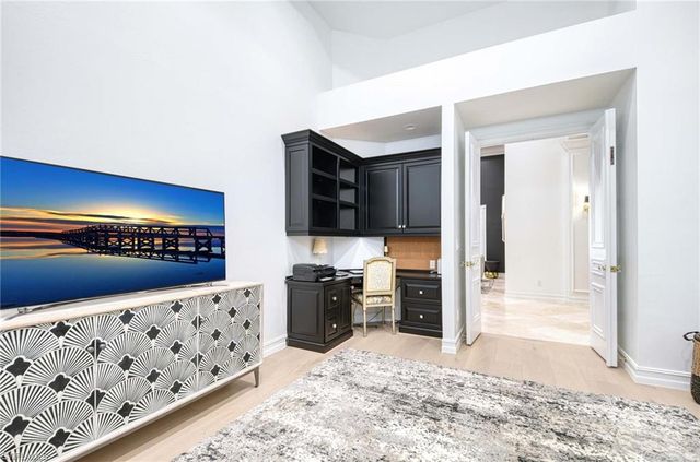 9013 Terranova DR, Naples, FL 34109
