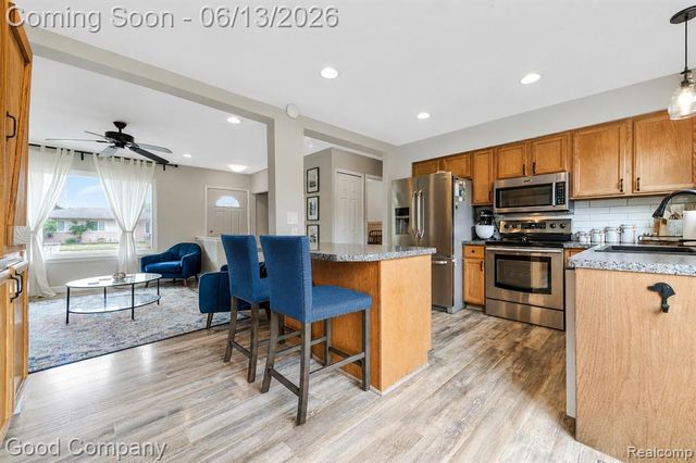 18489 Matthew Drive, Clinton Township, MI 48035