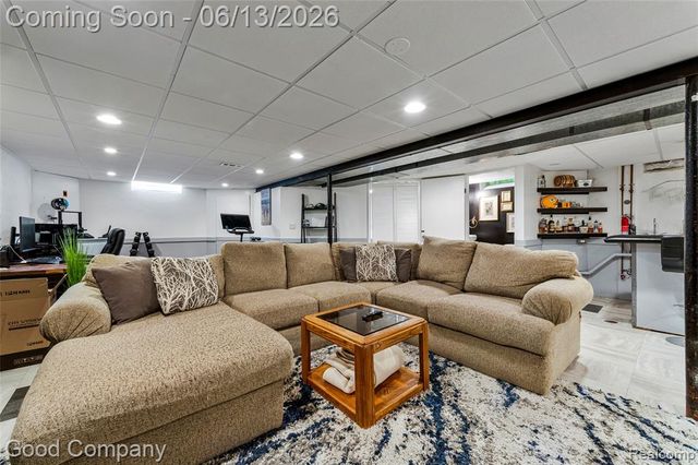 18489 Matthew Drive, Clinton Township, MI 48035