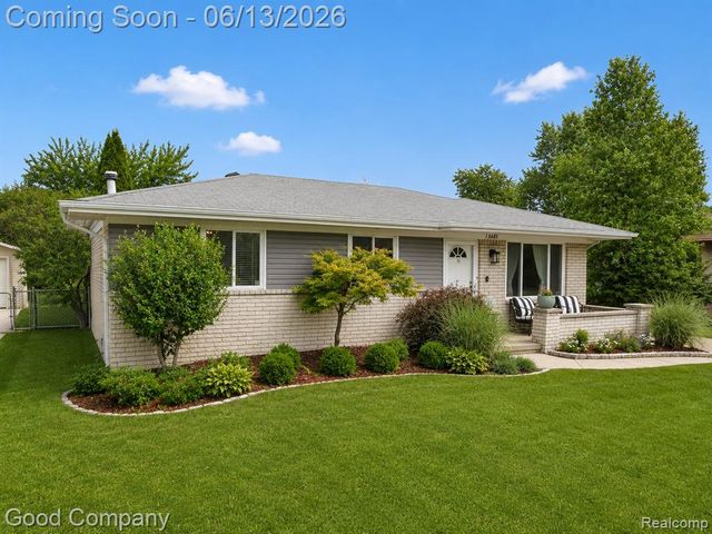 18489 Matthew Drive, Clinton Township, MI 48035