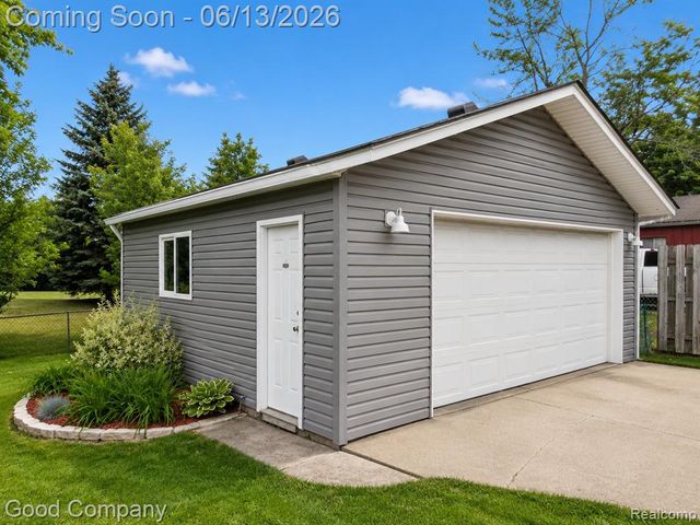 18489 Matthew Drive, Clinton Township, MI 48035