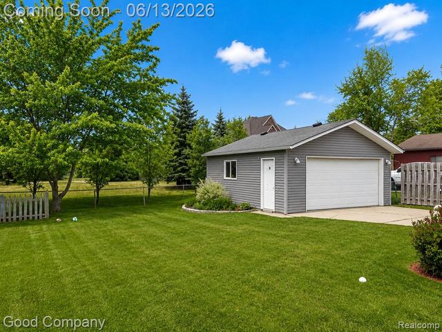 18489 Matthew Drive, Clinton Township, MI 48035