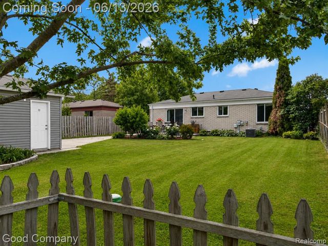 18489 Matthew Drive, Clinton Township, MI 48035