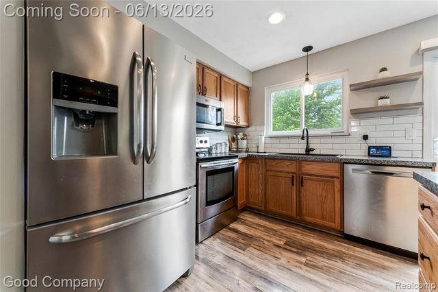 18489 Matthew Drive, Clinton Township, MI 48035
