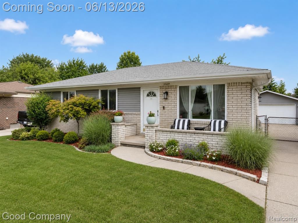 18489 Matthew Drive, Clinton Township, MI 48035