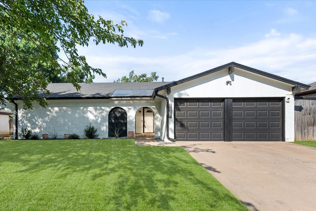7621 Oak Ridge Drive, North Richland Hills, TX 76182 — photo 3