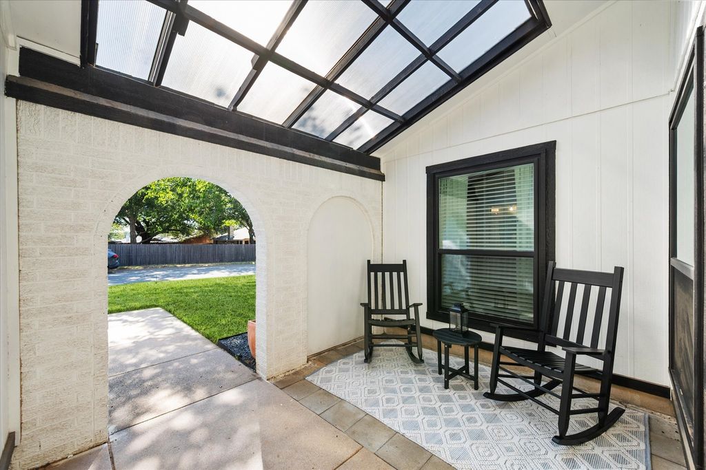 7621 Oak Ridge Drive, North Richland Hills, TX 76182 — photo 5