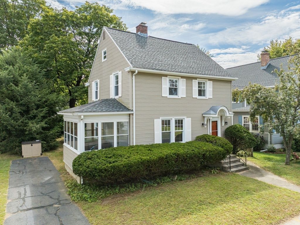 31 Homecrest St, Longmeadow, MA 01106
