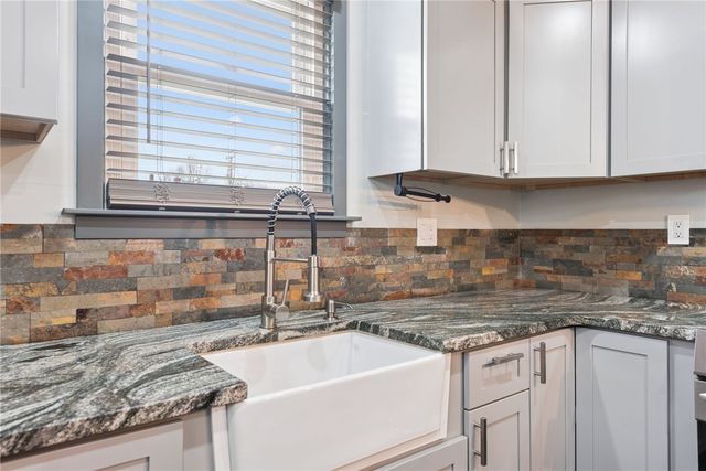 29 E Madison St, Latrobe, PA 15650