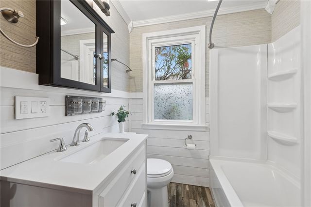 29 E Madison St, Latrobe, PA 15650