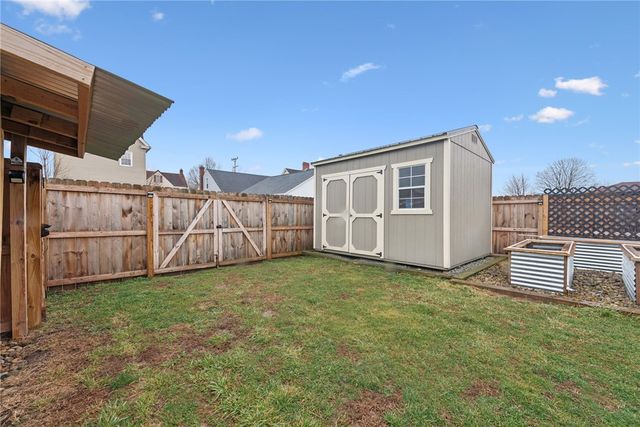 29 E Madison St, Latrobe, PA 15650