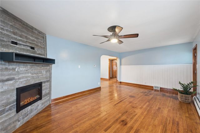 29 E Madison St, Latrobe, PA 15650