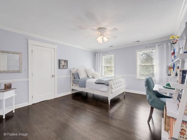 11 W Birchwood Avenue, Hinsdale, IL 60521