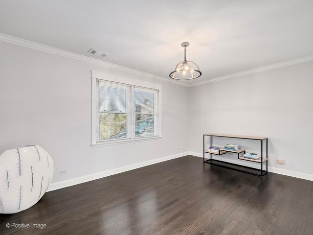 11 W Birchwood Avenue, Hinsdale, IL 60521