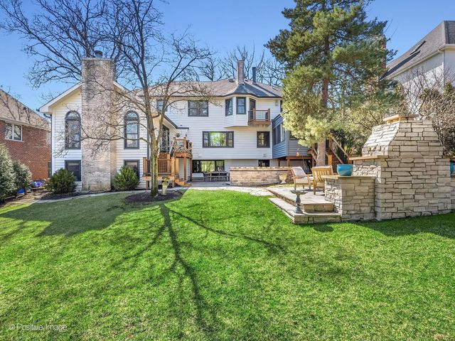 11 W Birchwood Avenue, Hinsdale, IL 60521