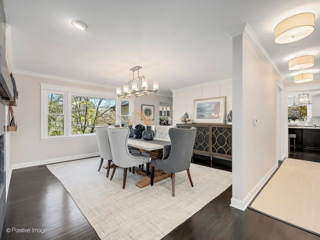 11 W Birchwood Avenue, Hinsdale, IL 60521