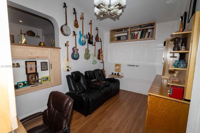 1629 Arthur St, Hollywood, FL 33020