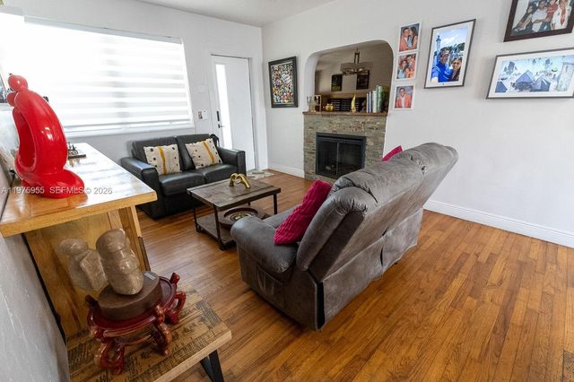 1629 Arthur St, Hollywood, FL 33020