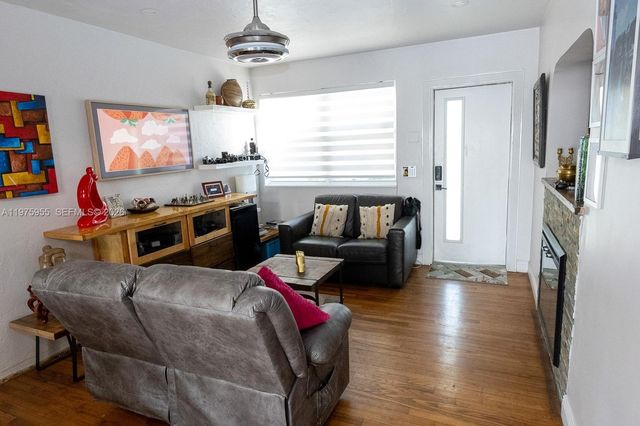 1629 Arthur St, Hollywood, FL 33020