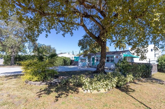 1629 Arthur St, Hollywood, FL 33020