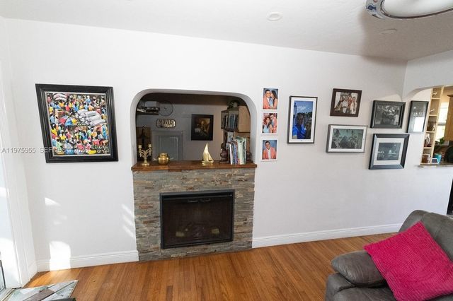 1629 Arthur St, Hollywood, FL 33020