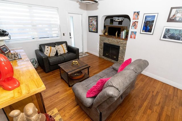 1629 Arthur St, Hollywood, FL 33020