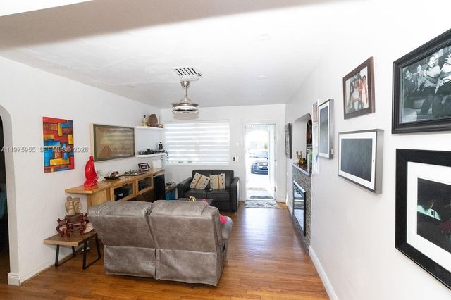 1629 Arthur St, Hollywood, FL 33020