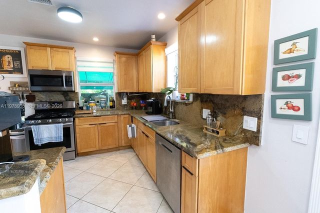 1629 Arthur St, Hollywood, FL 33020